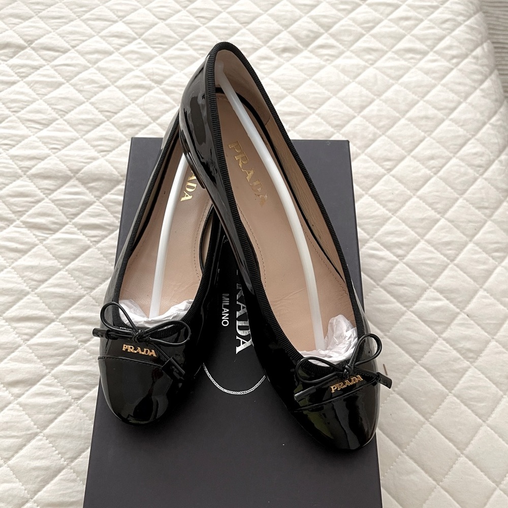 Prada flat leather shoes